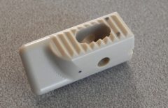 Cage standard realizzato in polimero PEEK.